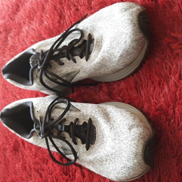 Reebok Athletic Shoes - Picture 2 of 9